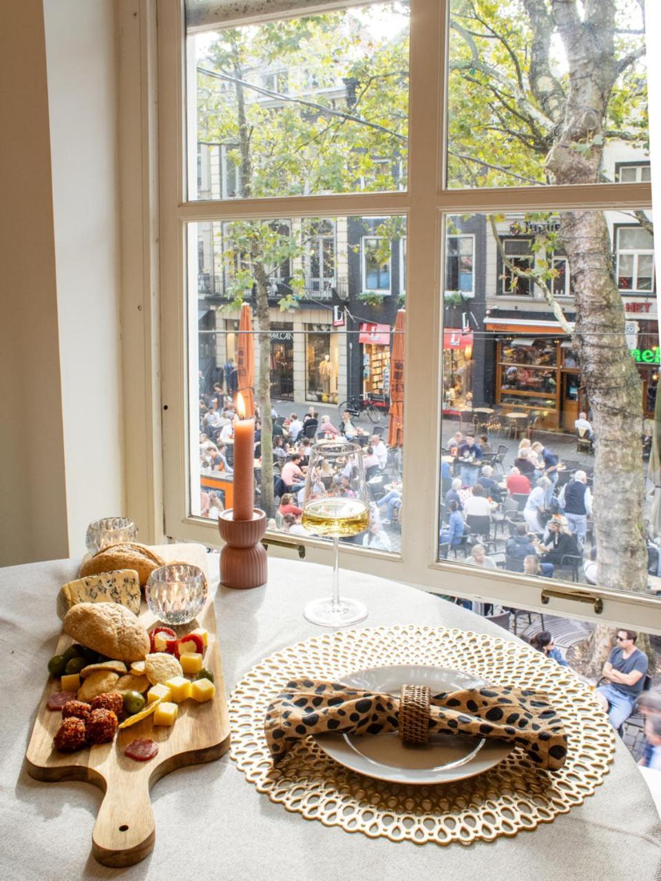 Georgia'S Bathhouse Apartman Breda Kültér fotó