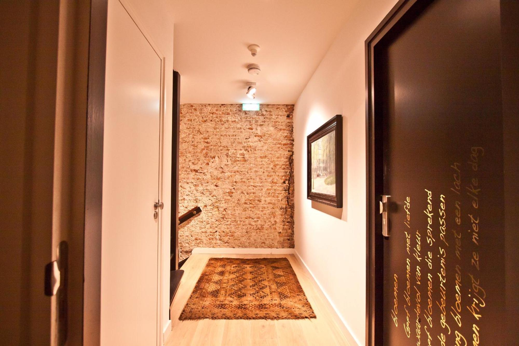 Georgia'S Bathhouse Apartman Breda Kültér fotó